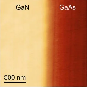 GaN/GaAs 异质结横截面：界面势垒宽度 常规AM-KPFM